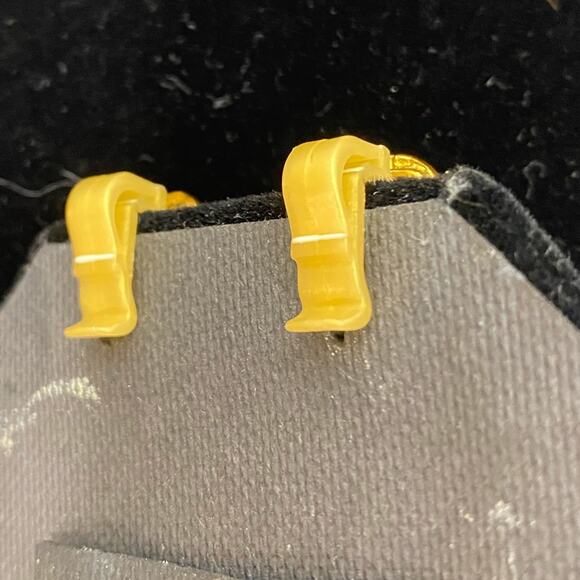 Vintage Earrings Raymond Russell Enamel Comfort clip - Picture 2 of 3